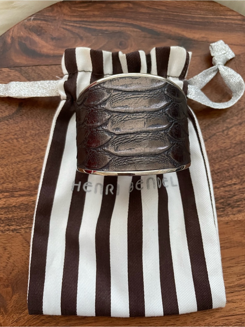 HENRI BENDEL Brown Alligator Embossed Leather Cuff Bracelet w/Dusty